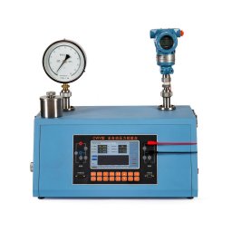 Hydraulic automatic pressure calibrator